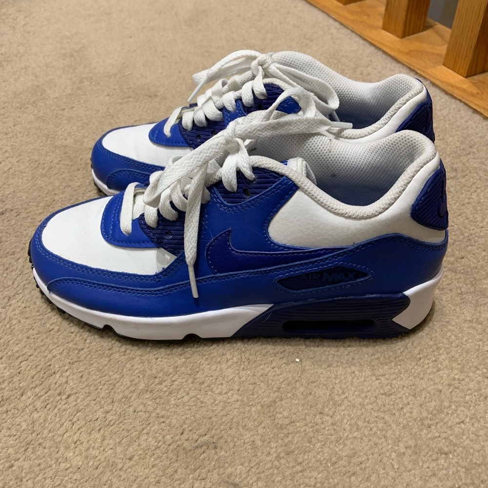 Nike air youth size 5